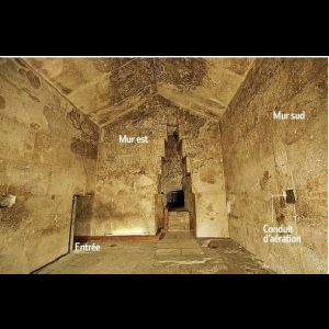 Gizeh - Réincarnation d'Enki dans la chambre de la Reine en Horus (Parks)