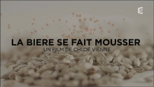 La bière se fait mousser